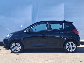 Used Hyundai i10 2023 for sale - 78428561: Photo