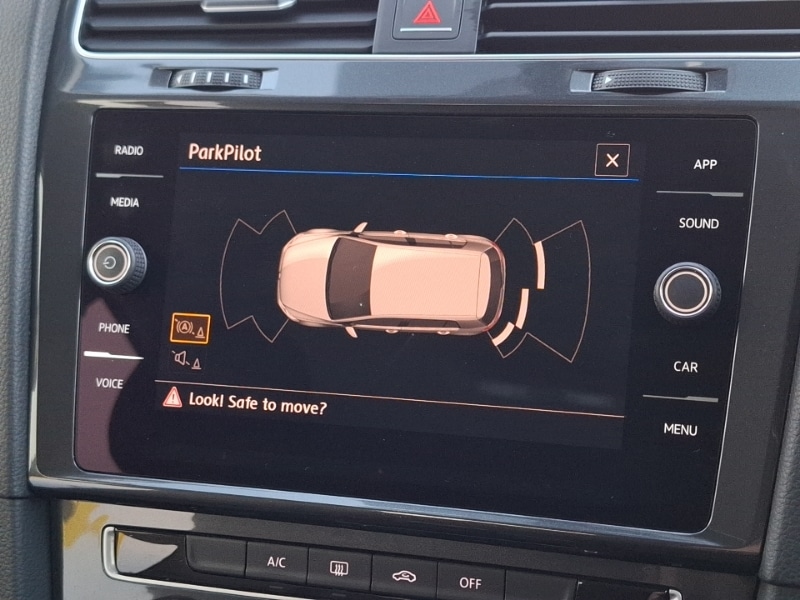 Used Volkswagen Golf 2017 for sale - 76893845: Photo 10