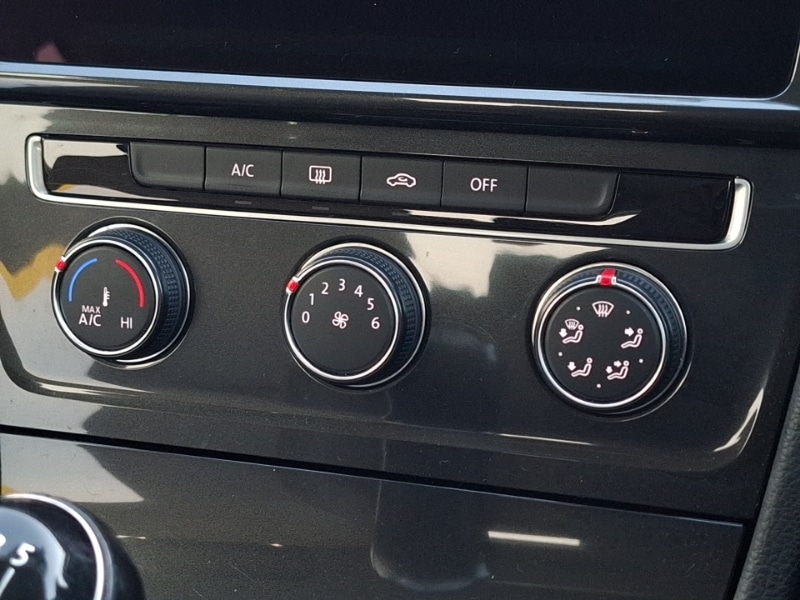 Used Volkswagen Golf 2017 for sale - 76893845: Photo 14