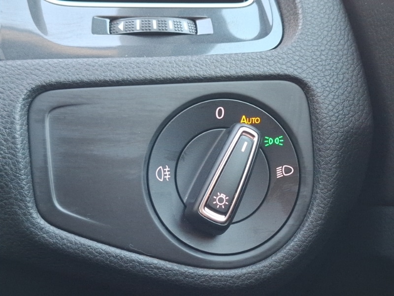 Used Volkswagen Golf 2017 for sale - 76893845: Photo 18