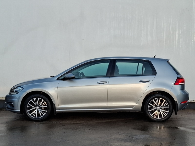 Used Volkswagen Golf 2017 for sale - 76893845: Photo 4