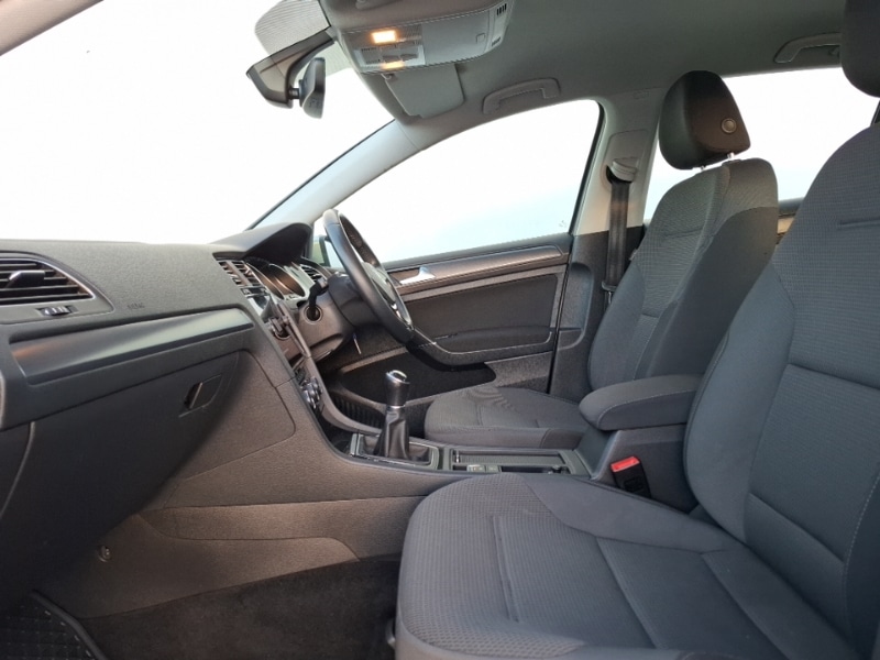 Used Volkswagen Golf 2017 for sale - 76893845: Photo 5