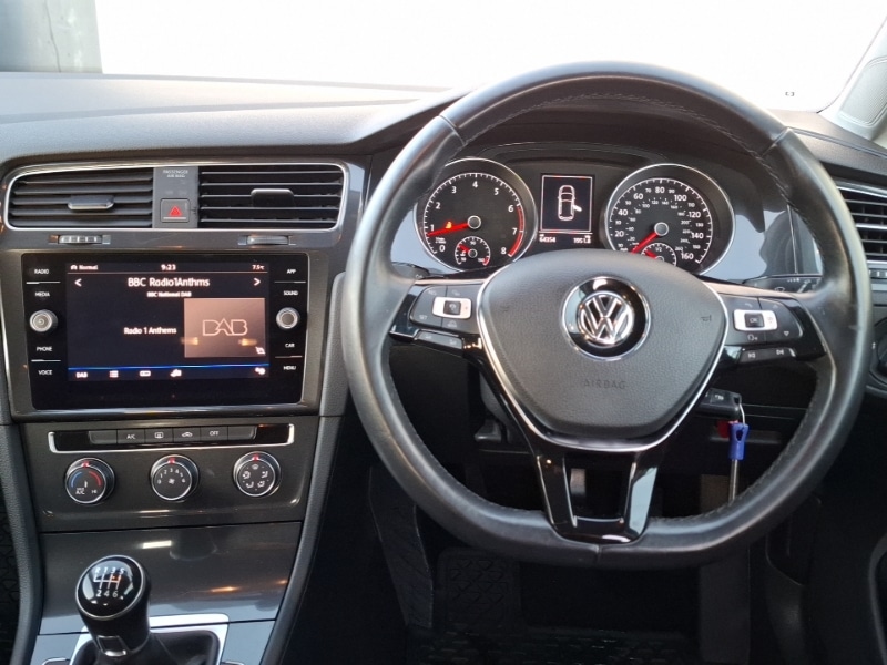 Used Volkswagen Golf 2017 for sale - 76893845: Photo 7