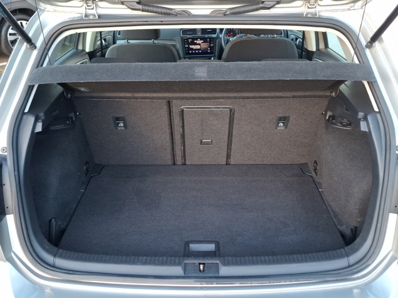 Used Volkswagen Golf 2017 for sale - 76893845: Photo 8