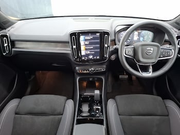 Used Volvo XC40 2022 for sale - 76116530: Photo 2