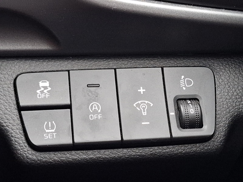 Used Kia Stonic 2022 for sale - 76465380: Photo 18