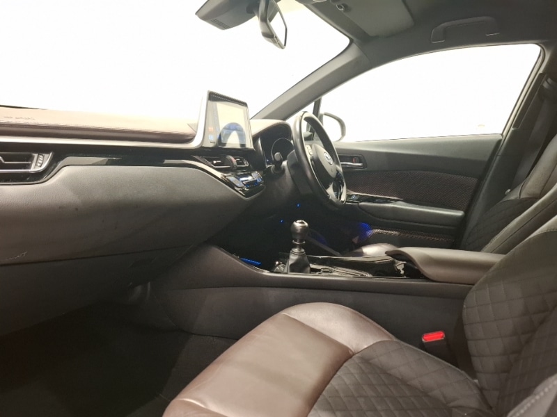 Used Toyota C-HR 2017 for sale - 77644726: Photo 5