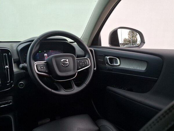 Used Volvo XC40 2024 for sale - 76195850: Photo 11