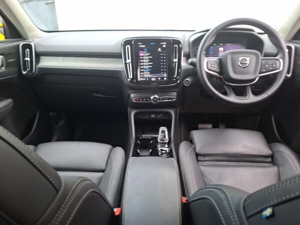 Used Volvo XC40 2024 for sale - 76195850: Photo 2