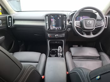 Used Volvo XC40 2024 for sale - 76195850: Photo 2