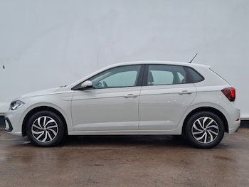 Used Volkswagen Polo 2024 for sale - 77361000: Photo