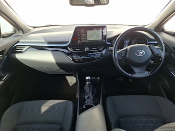 Used Toyota C-HR 2021 for sale - 76365637: Photo