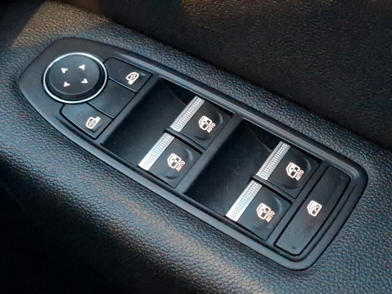 Used Renault Captur 2023 for sale - 76907080: Photo 19