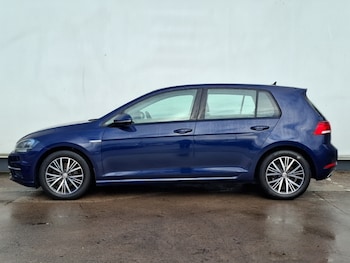 Used Volkswagen Golf 2018 for sale - 79101441: Photo