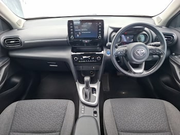 Used Toyota Yaris Cross 2023 for sale - 79157501: Photo