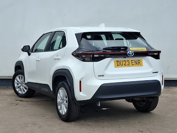 Used Toyota Yaris Cross 2023 for sale - 79157501: Photo
