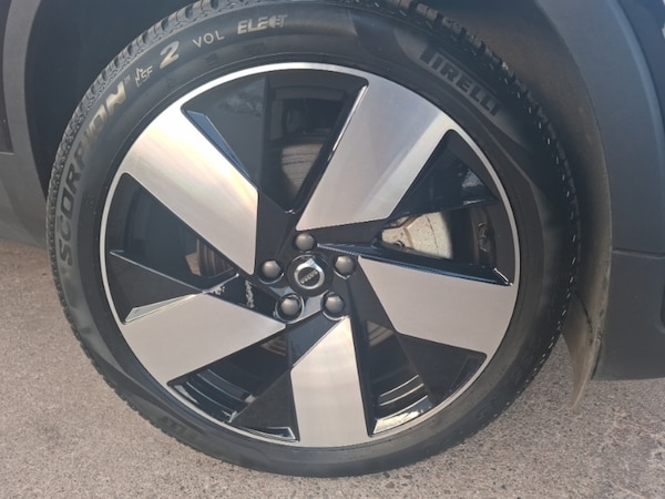 Used Volvo XC40 2023 for sale - 76208118: Photo 9