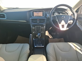 Used Volvo V40 2018 for sale - 78164282: Photo