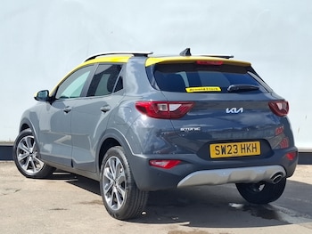 Used Kia Stonic 2023 for sale - 78633973: Photo