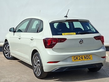 Used Volkswagen Polo 2024 for sale - 79372901: Photo