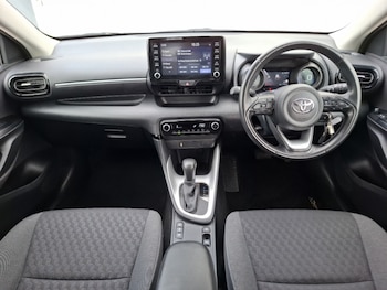 Used Toyota Yaris 2023 for sale - 79433389: Photo