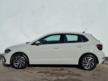 Used Volkswagen Polo 2023 for sale - 76103535: Photo