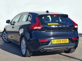 Used Volvo V40 2018 for sale - 78269361: Photo