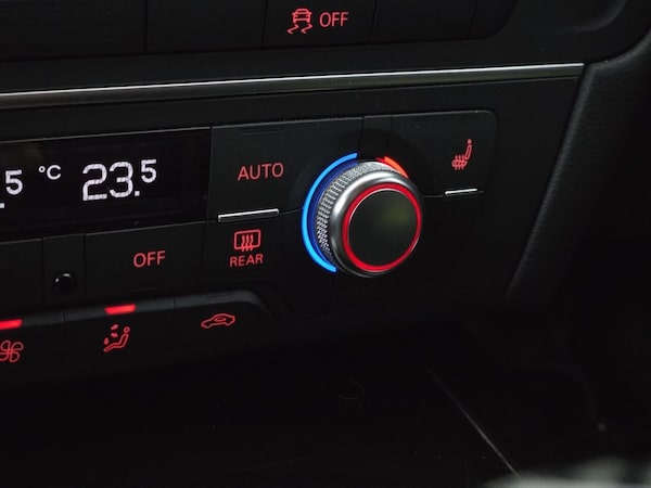 Used Audi A6 Saloon 2015 for sale - 76273938: Photo 37