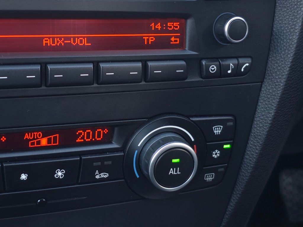 Used BMW 3 Series 2011 for sale - 77236610: Photo 23