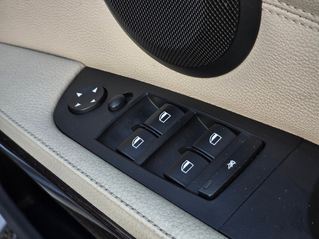 Used BMW 3 Series 2011 for sale - 77236610: Photo 29