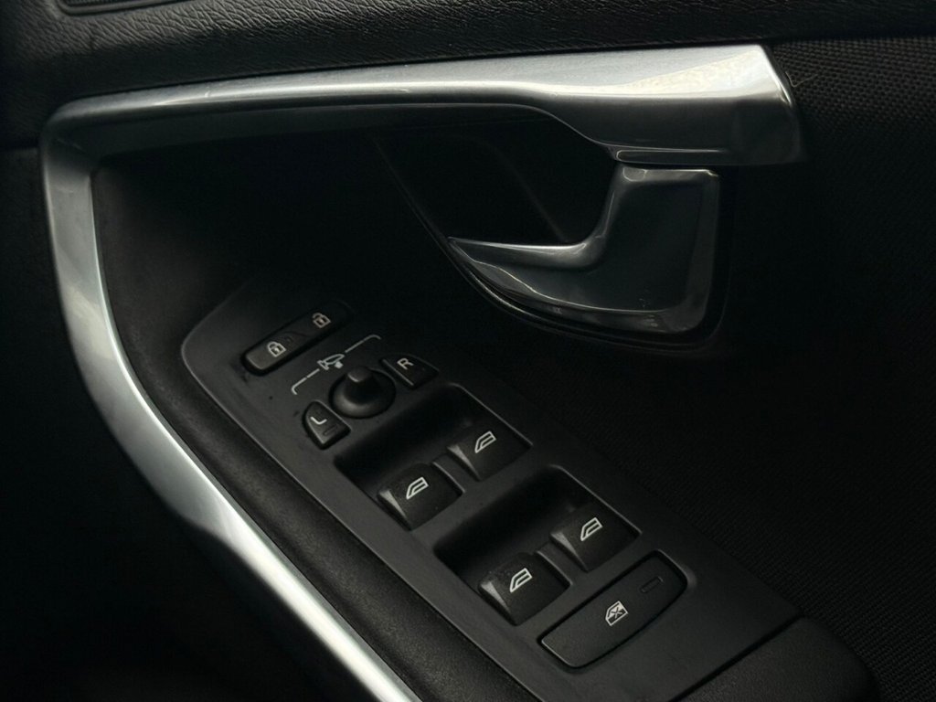 Used Volvo V40 2015 for sale - 76754554: Photo 19