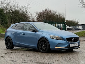 Used Volvo V40 2015 for sale - 76754554: Photo