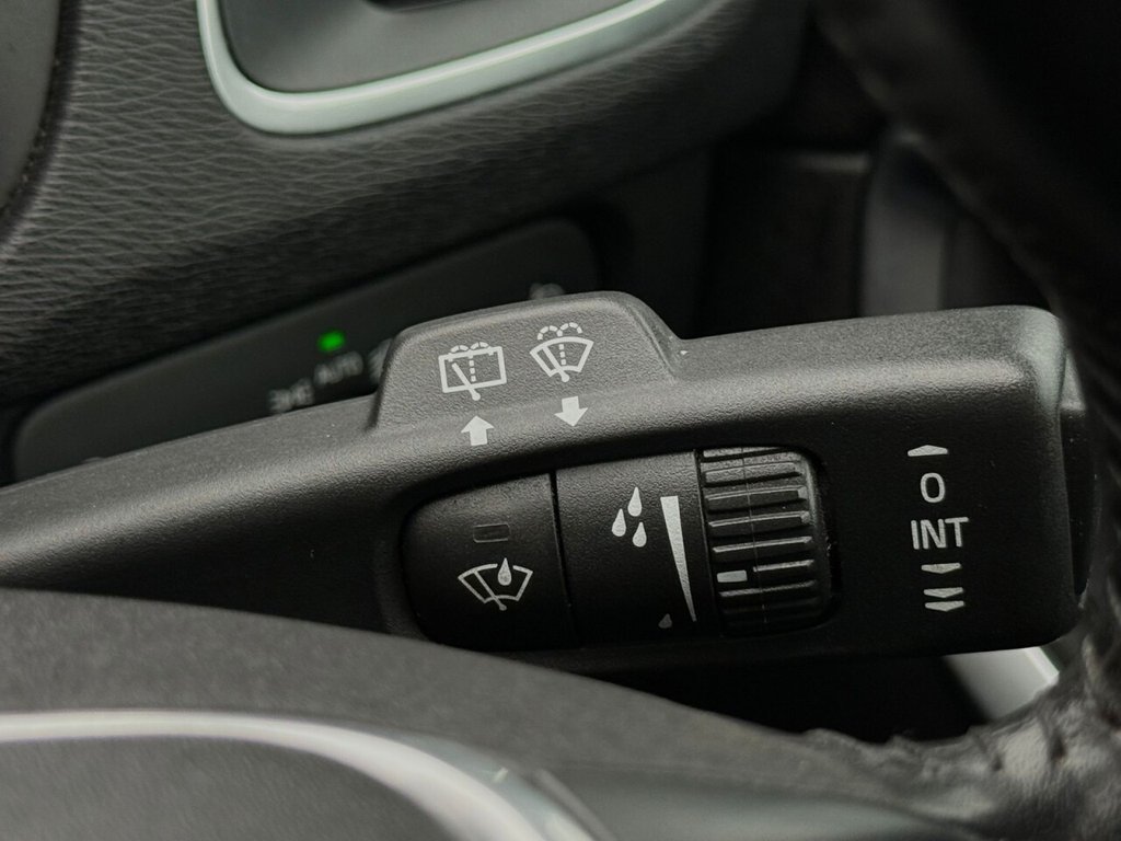 Used Volvo V40 2015 for sale - 76754554: Photo 29