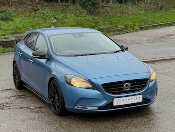 Used Volvo V40 2015 for sale - 76754554: Photo