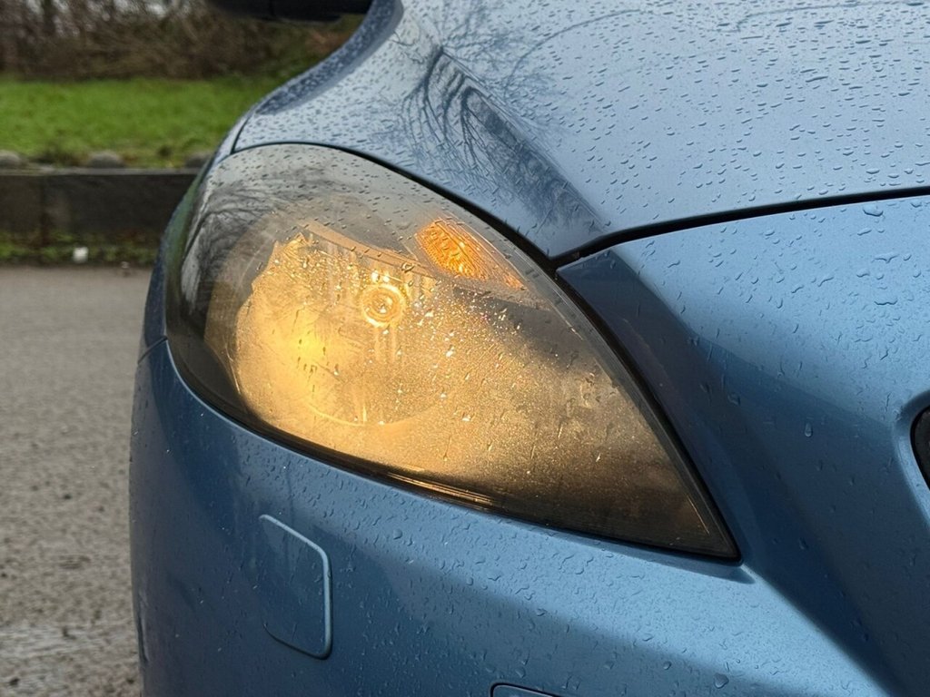 Used Volvo V40 2015 for sale - 76754554: Photo 35