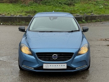 Used Volvo V40 2015 for sale - 76754554: Photo