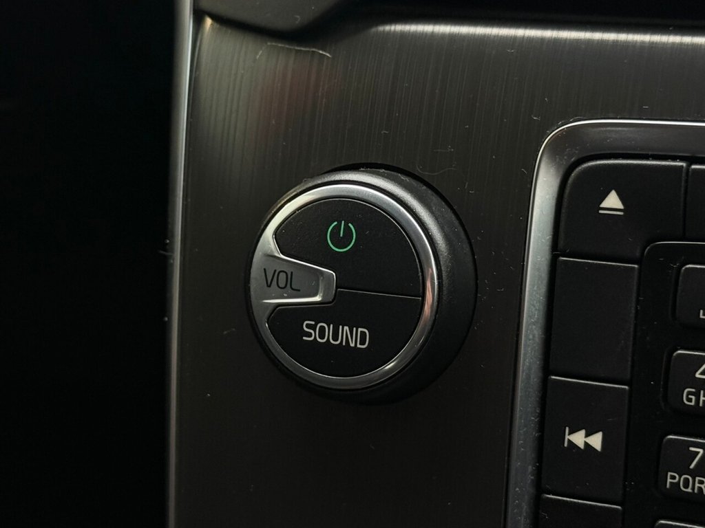 Used Volvo V40 2015 for sale - 76754554: Photo 41