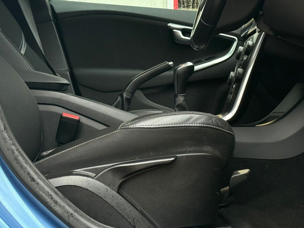 Used Volvo V40 2015 for sale - 76754554: Photo 43