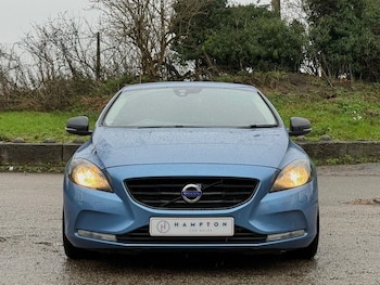 Used Volvo V40 2015 for sale - 76754554: Photo