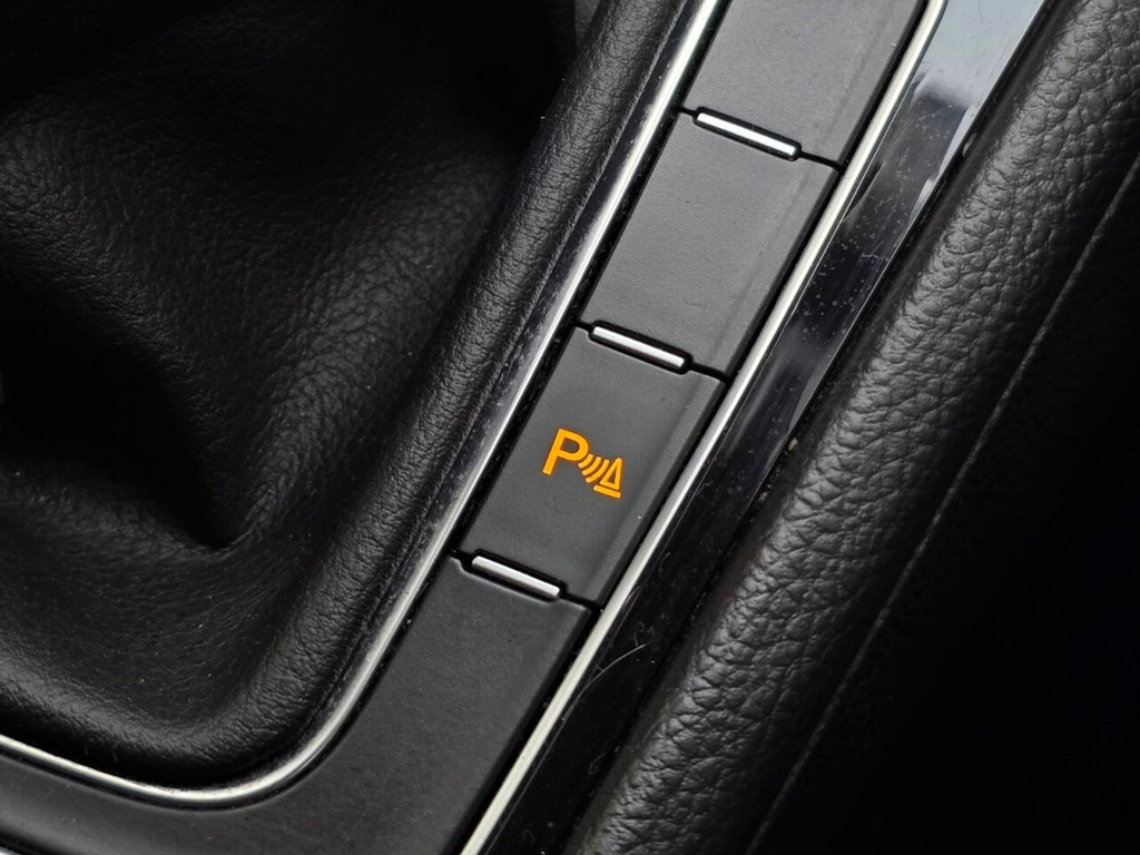 Used Volkswagen Golf 2016 for sale - 77236328: Photo 36