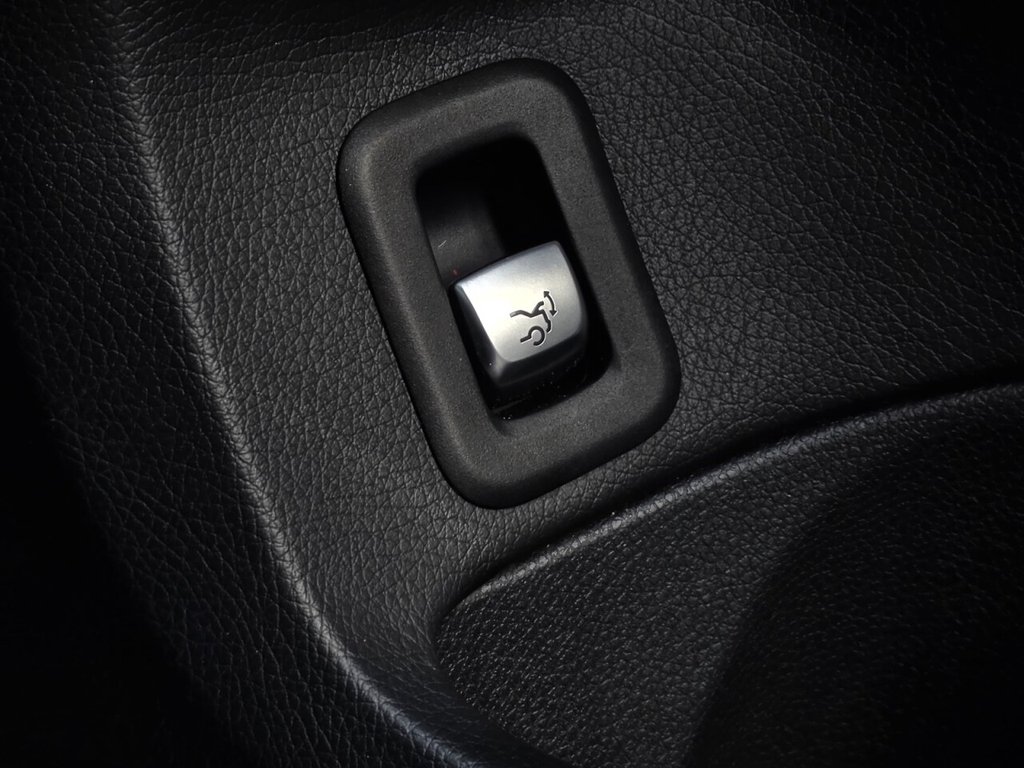 Used Mercedes-Benz C Class 2014 for sale - 76934786: Photo 16