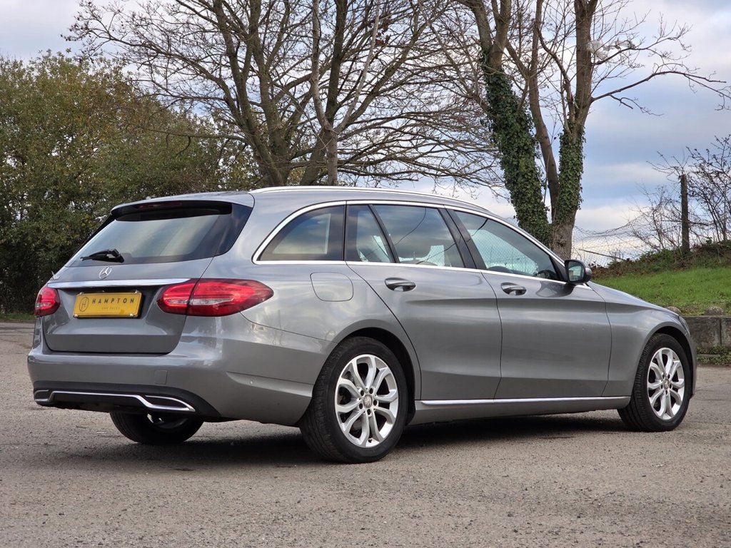 Used Mercedes-Benz C Class 2014 for sale - 76934786: Photo 9