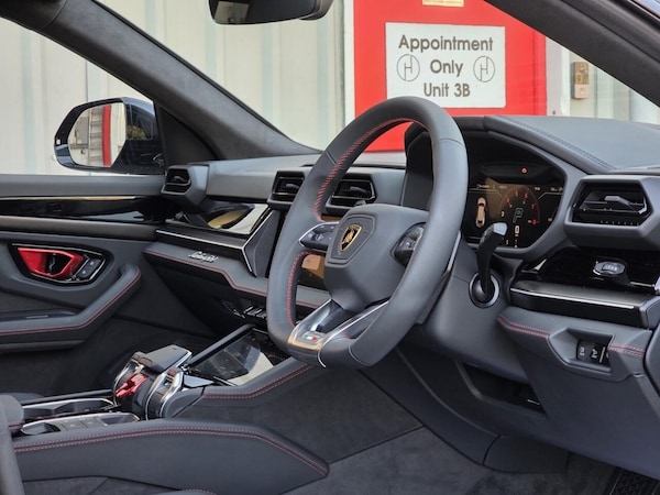 Used Lamborghini Urus 2025 for sale - 75163033: Photo 15