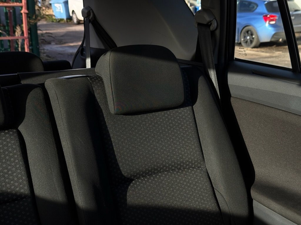 Used Toyota Verso 2010 for sale - 76934524: Photo 11