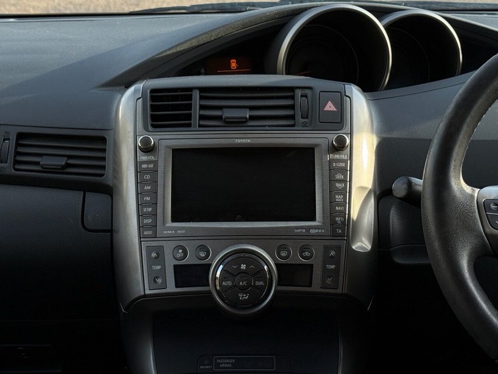 Used Toyota Verso 2010 for sale - 76934524: Photo 14