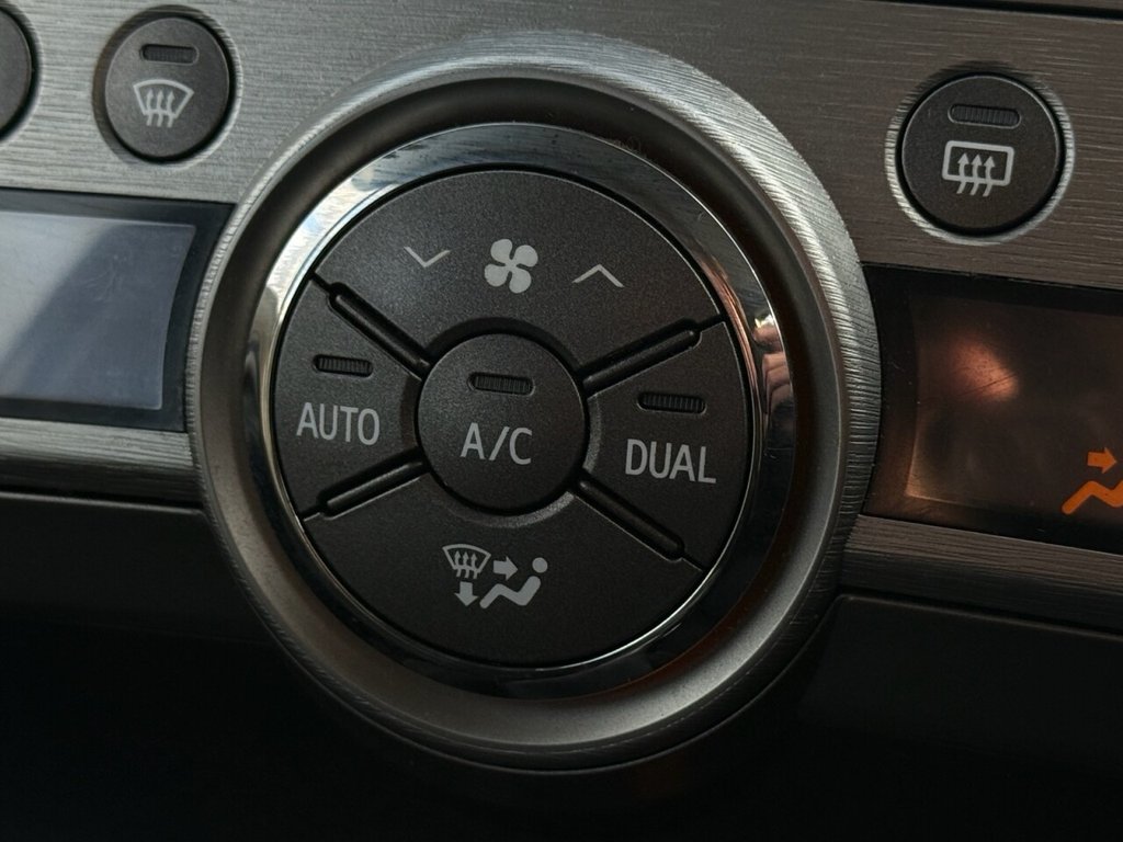 Used Toyota Verso 2010 for sale - 76934524: Photo 28