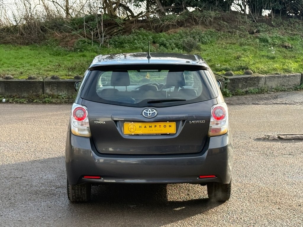 Used Toyota Verso 2010 for sale - 76934524: Photo 8