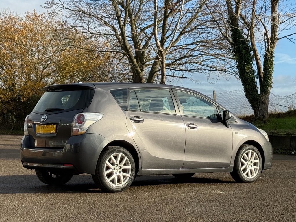 Used Toyota Verso 2010 for sale - 76934524: Photo 9