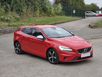 Used Volvo V40 2017 for sale - 75596880: Photo