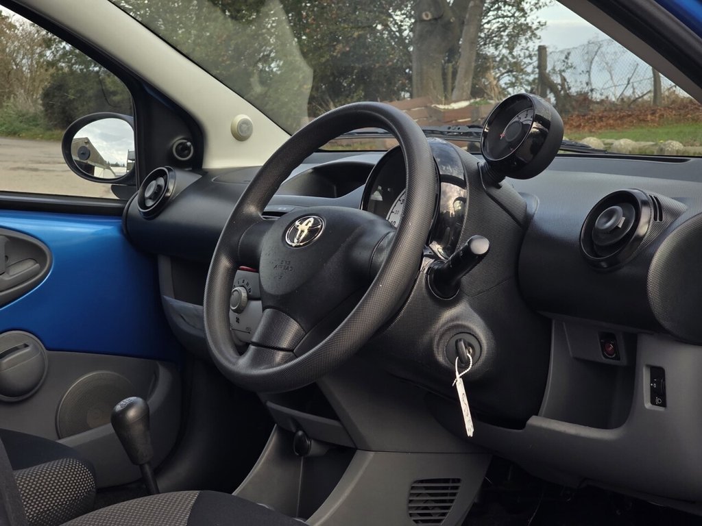 Used Toyota AYGO 2011 for sale - 76481702: Photo 12